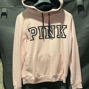 Sweatshirt with fur hood